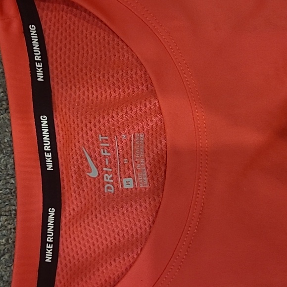 Nike dry fit tank size medium - Picture 4 of 4